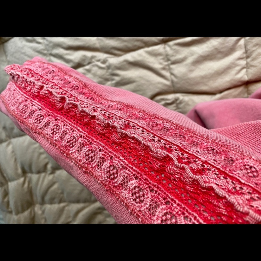 🌺Chaps waffle tee with arm “lace” insert🌺 - Picture 3 of 7